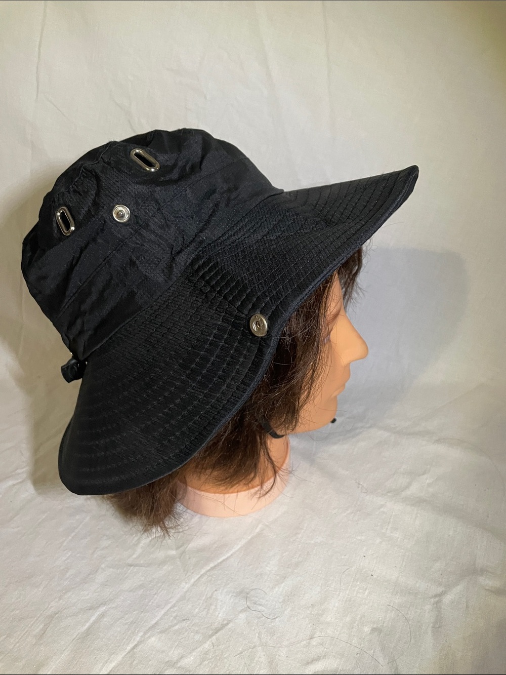 Women’s Black Wide-Brim Outdoor Bucket Hat